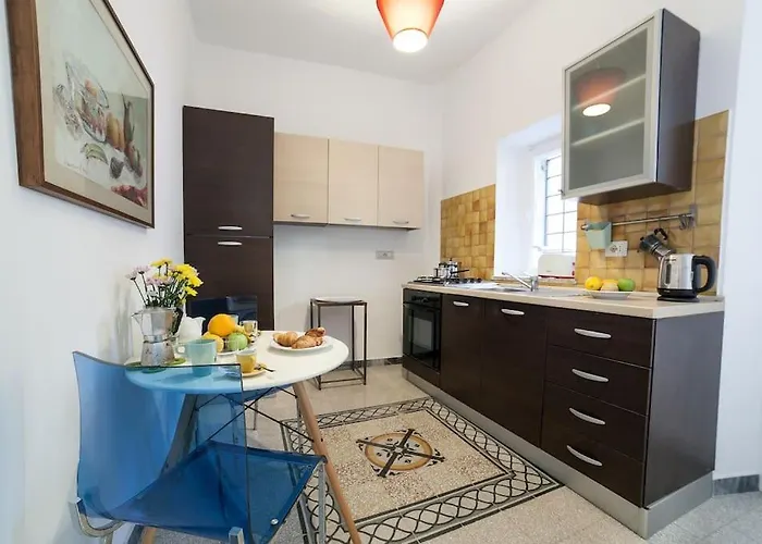 Monti 3 Bedroom Colisseum *